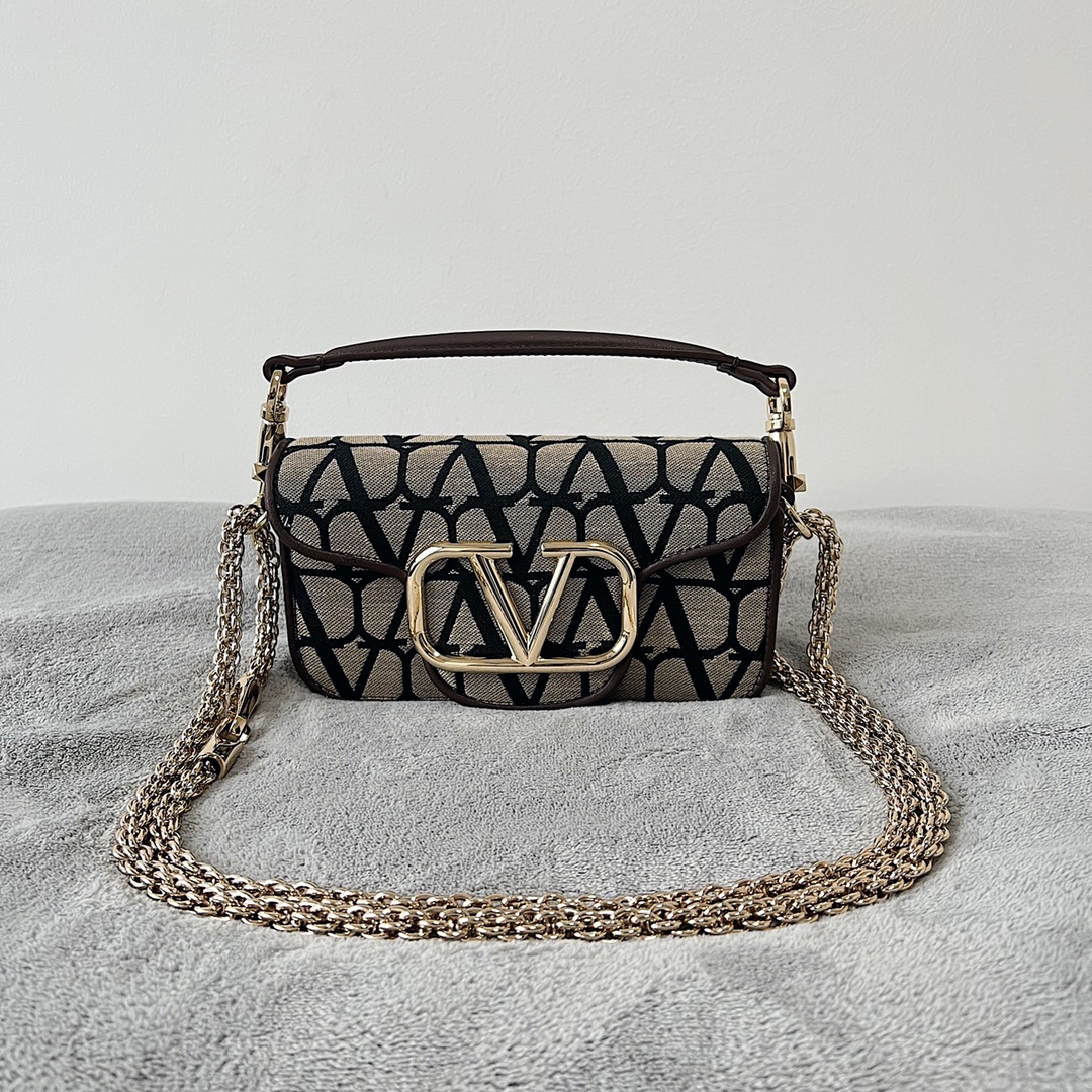 Valentino_Garavani_Mini_