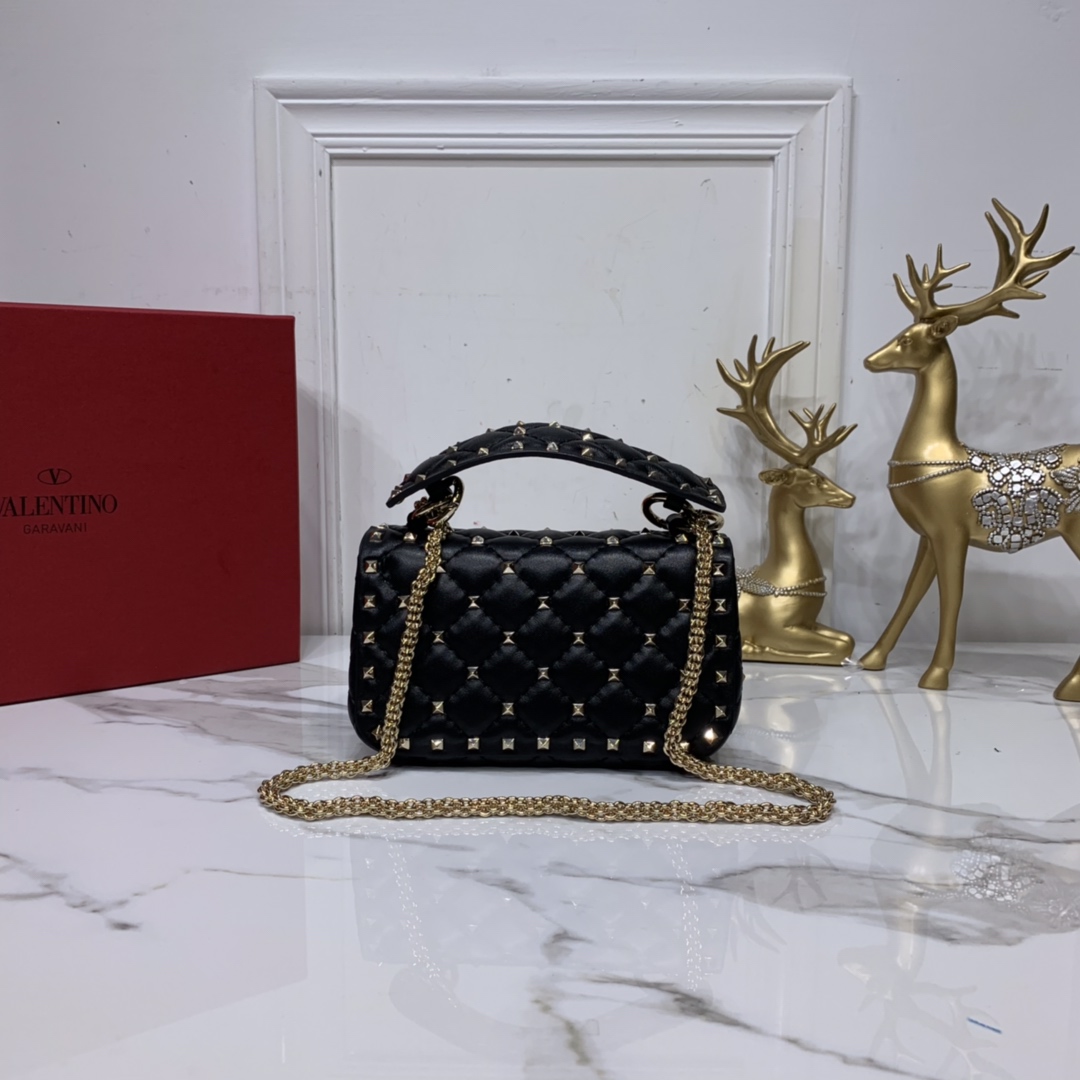 Valentino_Garavani_Rocks