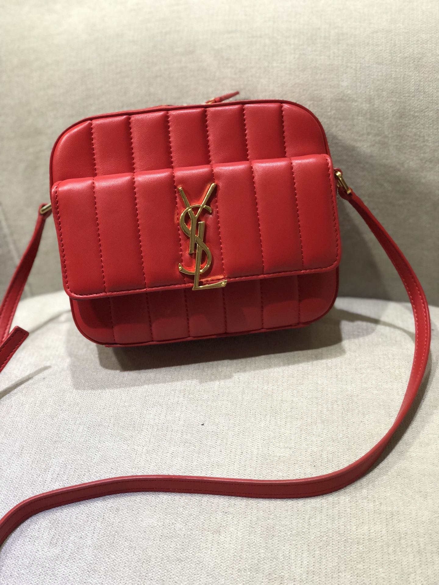 YSL_Vicky_Chain_Bag-18_1