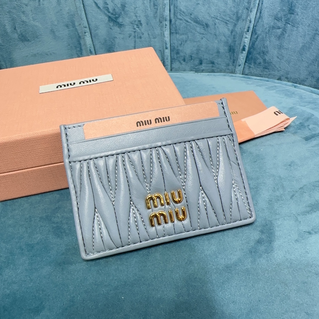 MiuMiu_Pocket_Wallet-8X1