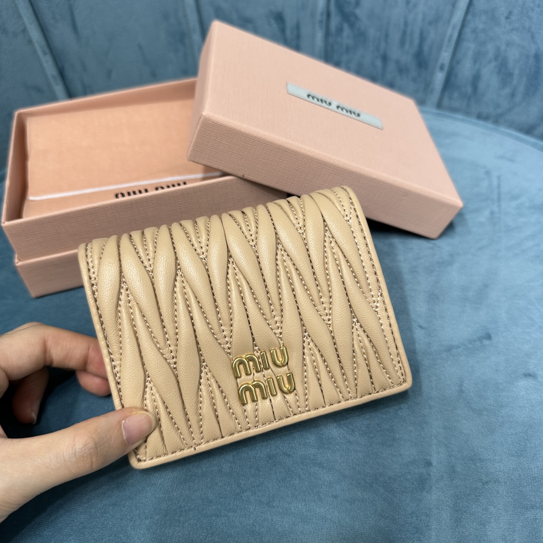 MiuMiu_Pocket_Wallet-11.