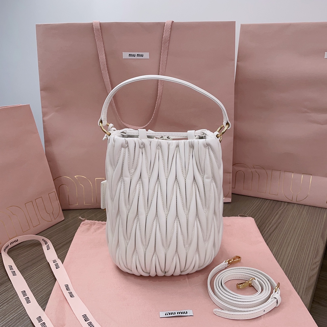 MiuMiu_Bag-20X18X14CM