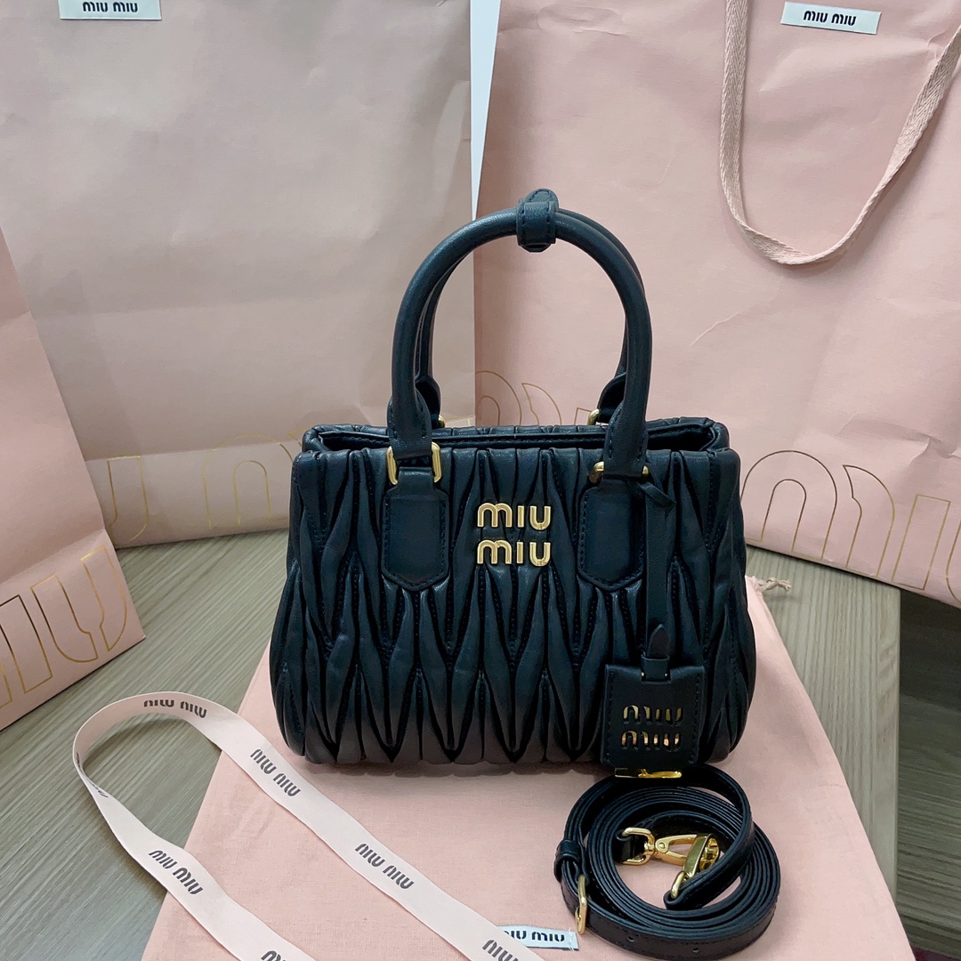 MiuMiu_Tote-20_X16_X11CM