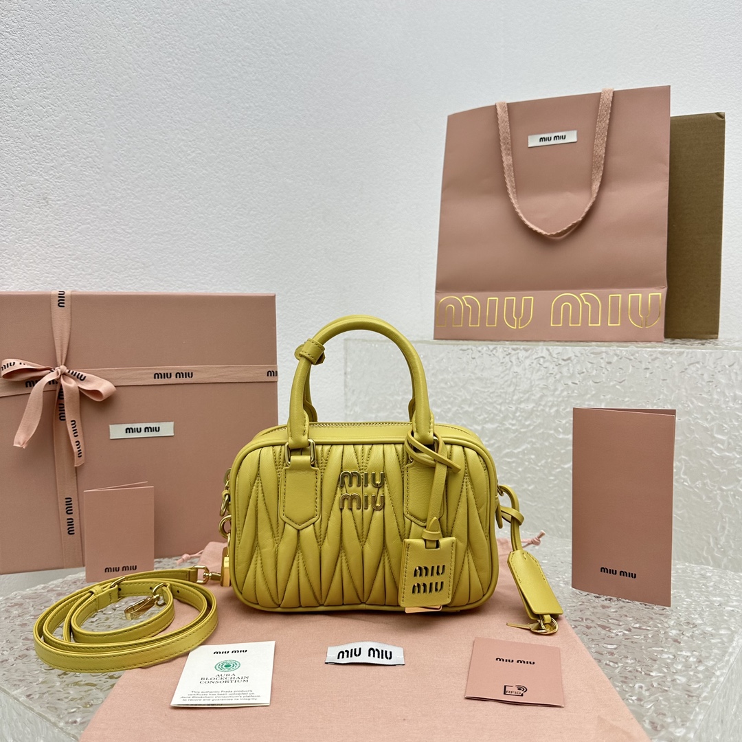 MiuMiu_Vintage_Too_Prett