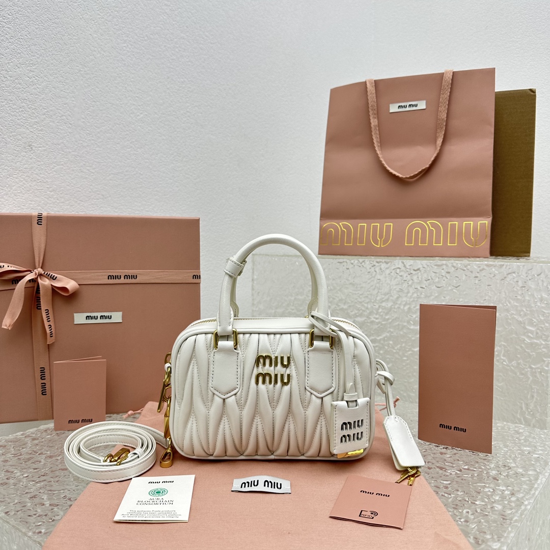 MiuMiu_Vintage_Too_Prett