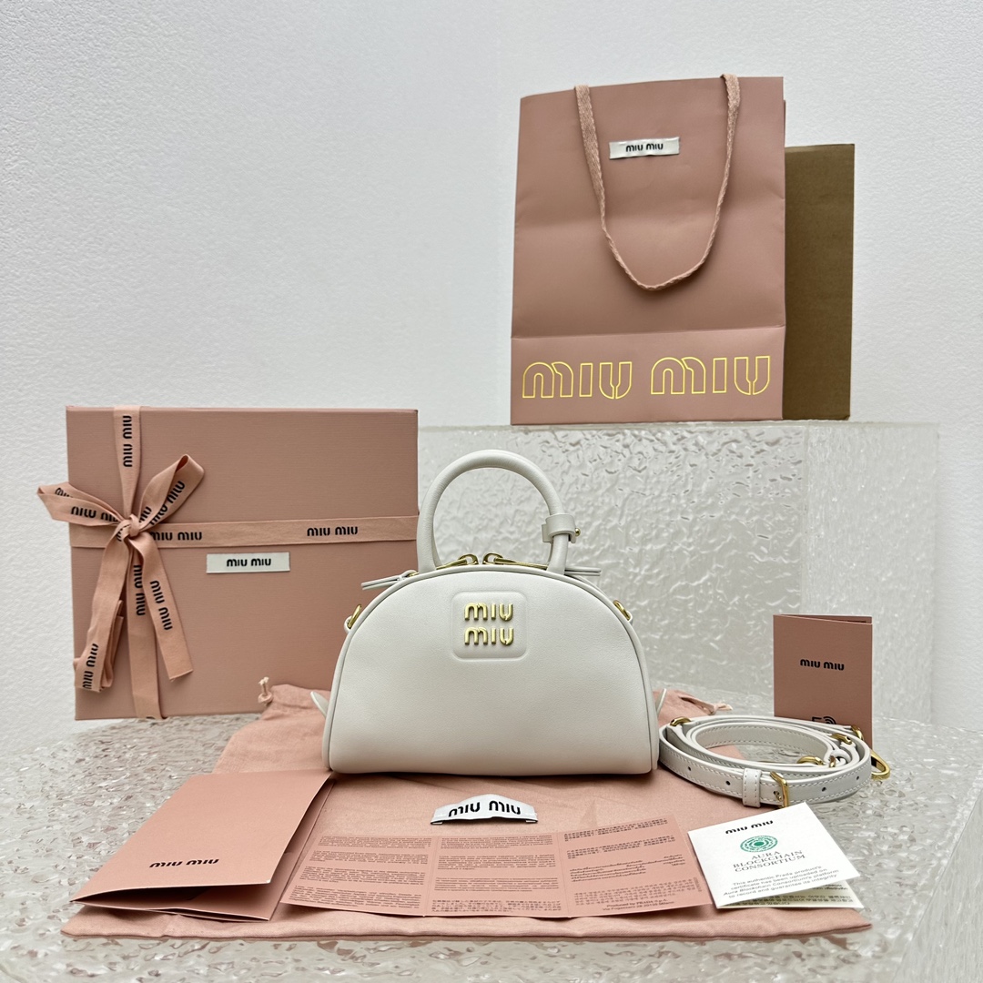 MiuMiu_SS23_Bag-18_11.5_