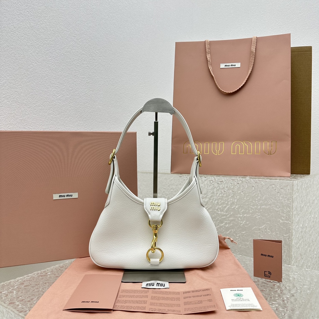 MiuMiu_Hobo_Tote-19_15_4