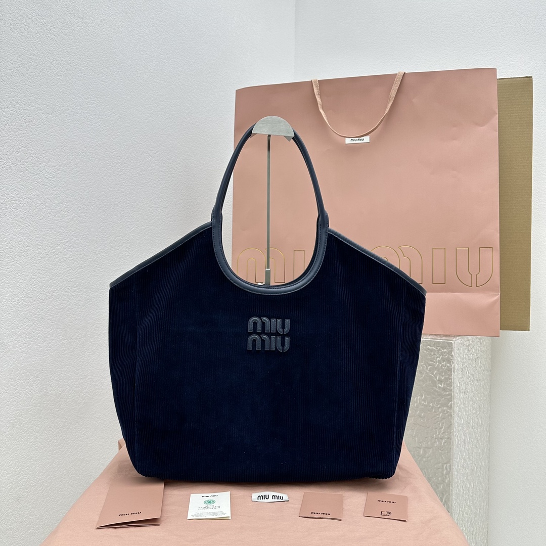 MiuMiu_Tote-38_17_30CM